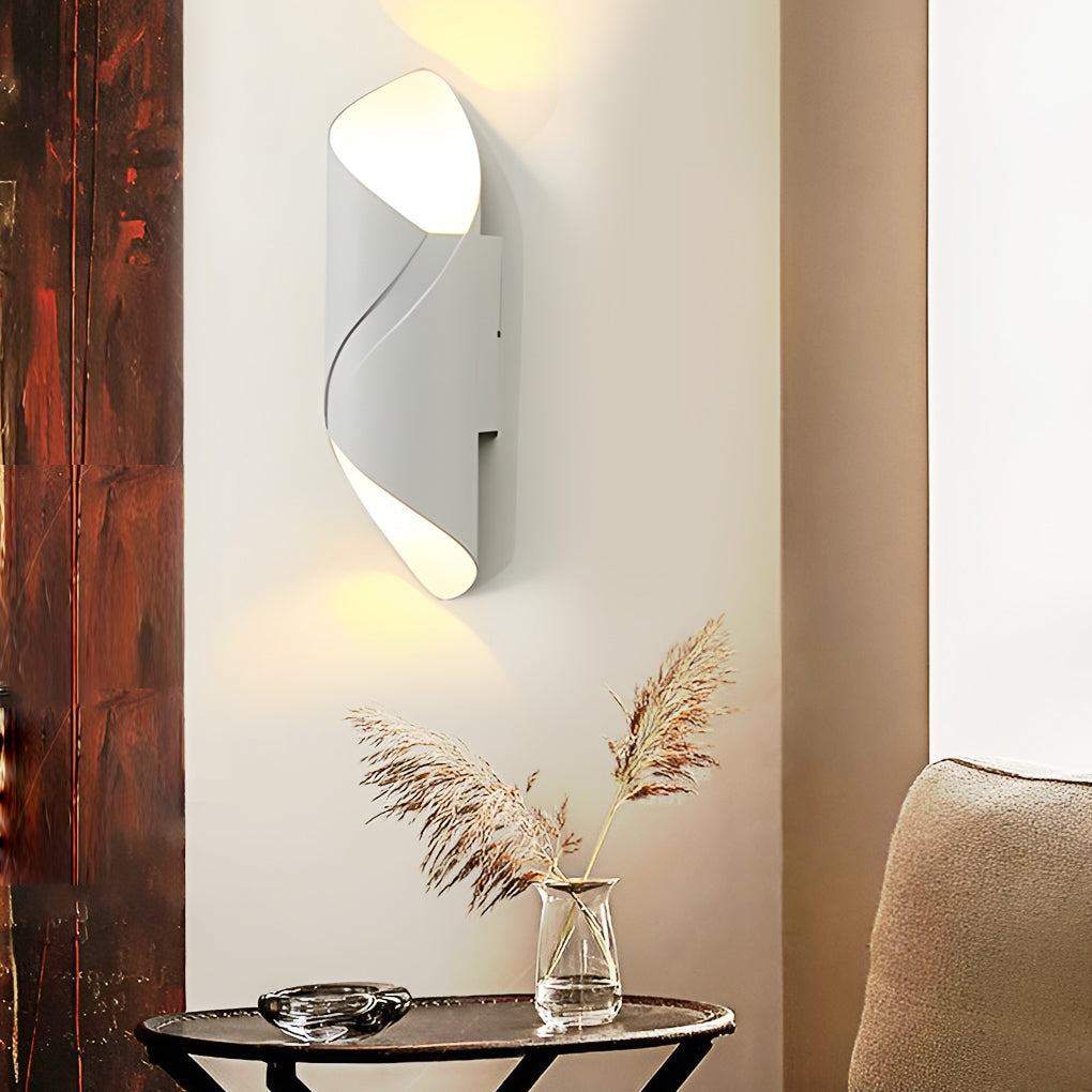 VerdeGlow | Sustainable Outdoor Wall Lamp