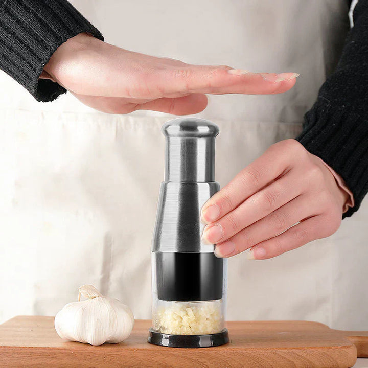 ChopMate – Handy Garlic Chopper in Compact Design