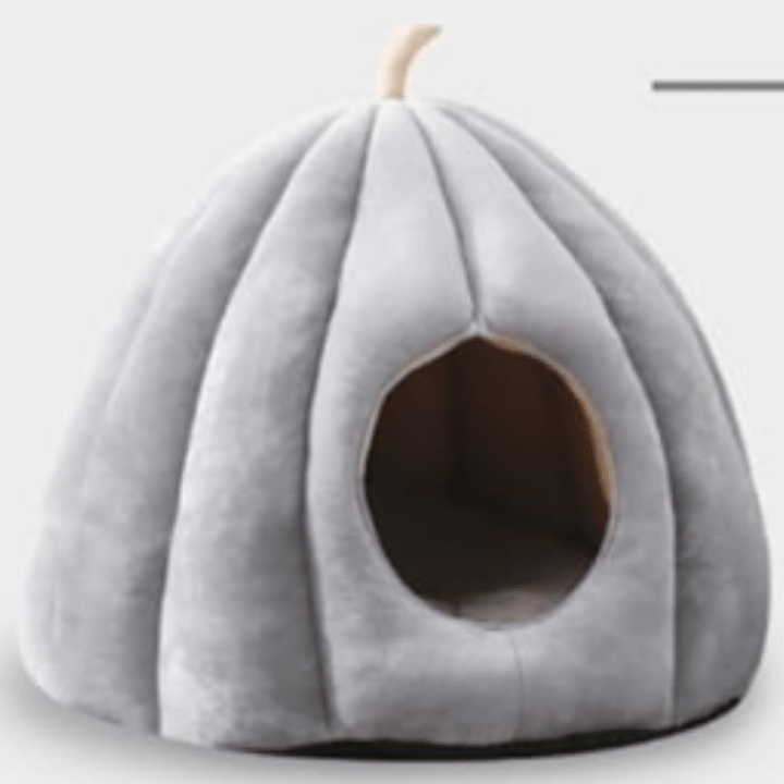 PumpkinPaws | Cozy Closed Cat Bed for Winter
