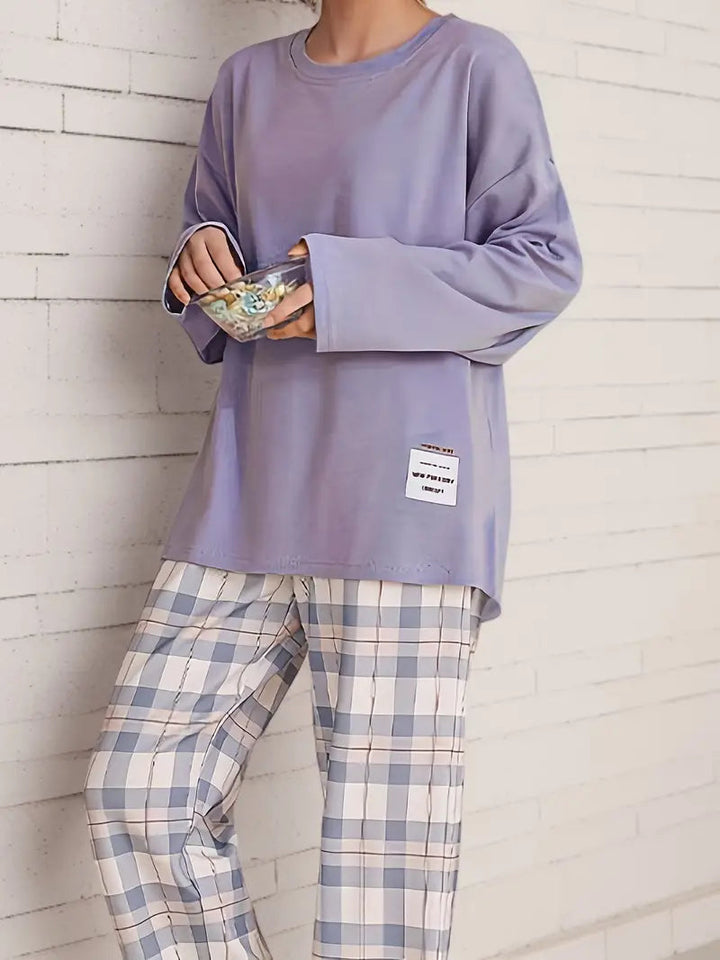 CozyPlaid - 2-Piece Women's Loungewear Set with Long Sleeve Top