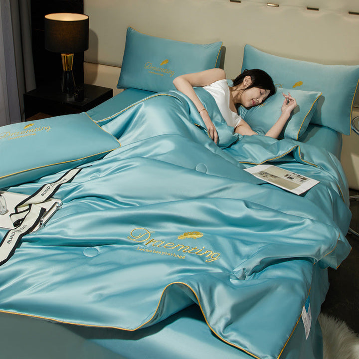 ChillBreeze Comforter - Cool & Lightweight - Perfect for Warm Nights - Breathable Ice Silk Fabric