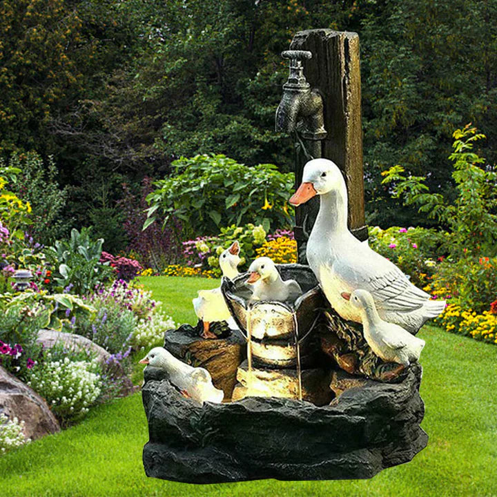 QuackHaven Duck Family Fountain - Decorative and Soothing Garden Ornament - Lightweight and Ideal for Outdoors