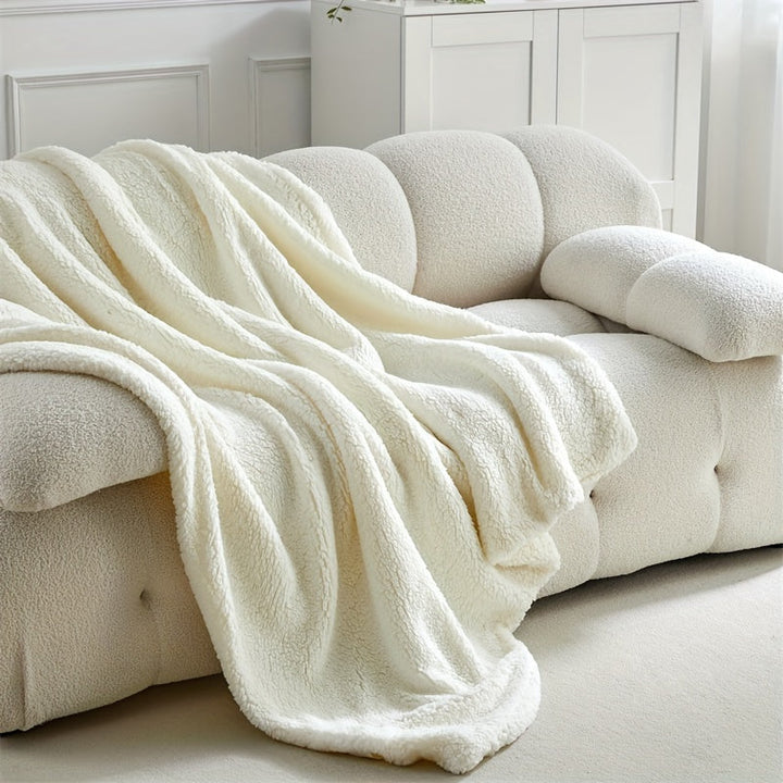 SnuggleTwist – Reversible Ultra-Soft Sherpa Fleece Blanket – For Double Softness and Coziness