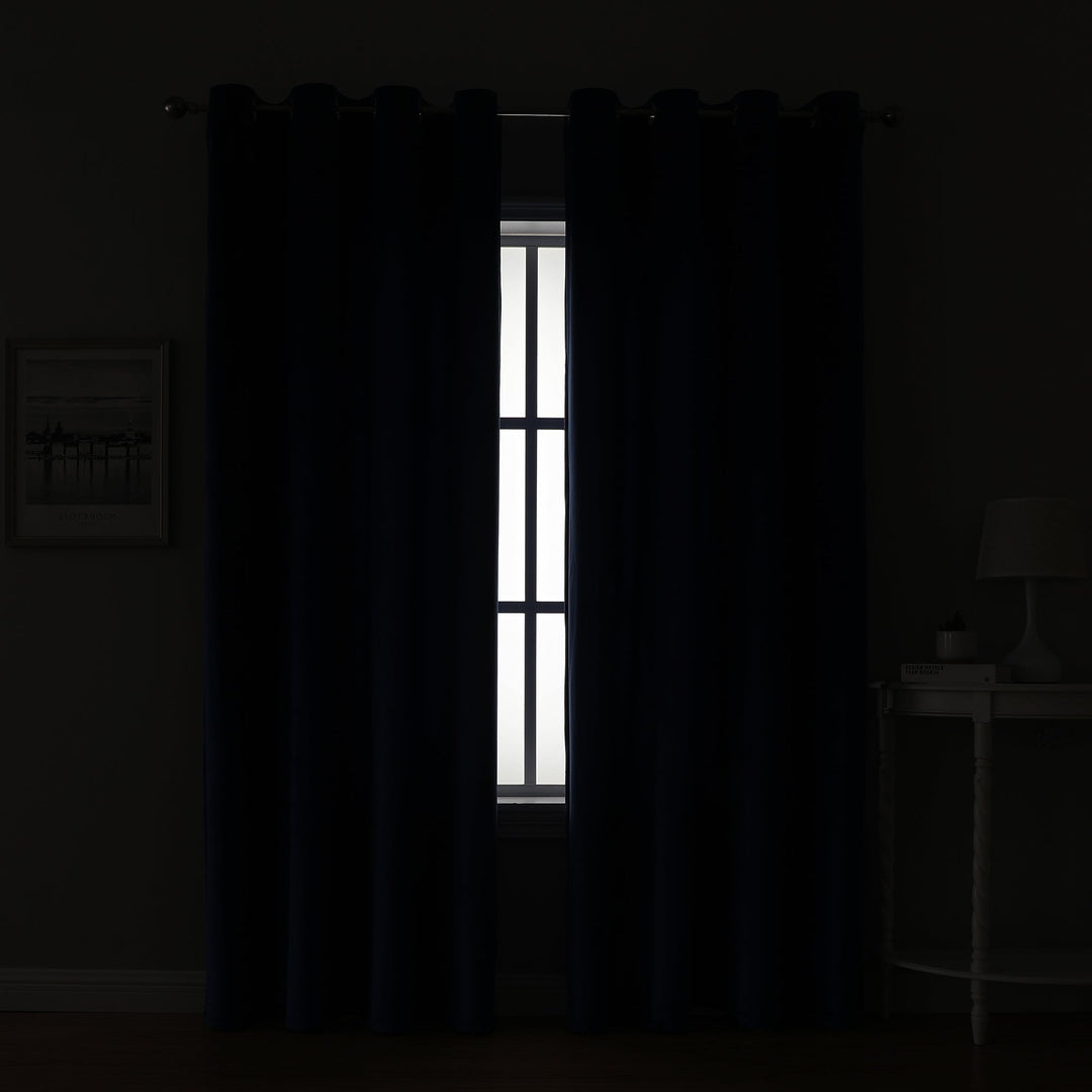 VelvetEase | Modern Velvet Curtains for Optimal Comfort