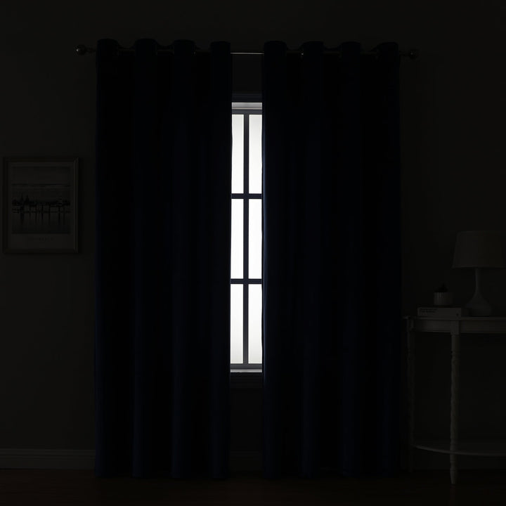 VelvetEase | Modern Velvet Curtains for Optimal Comfort