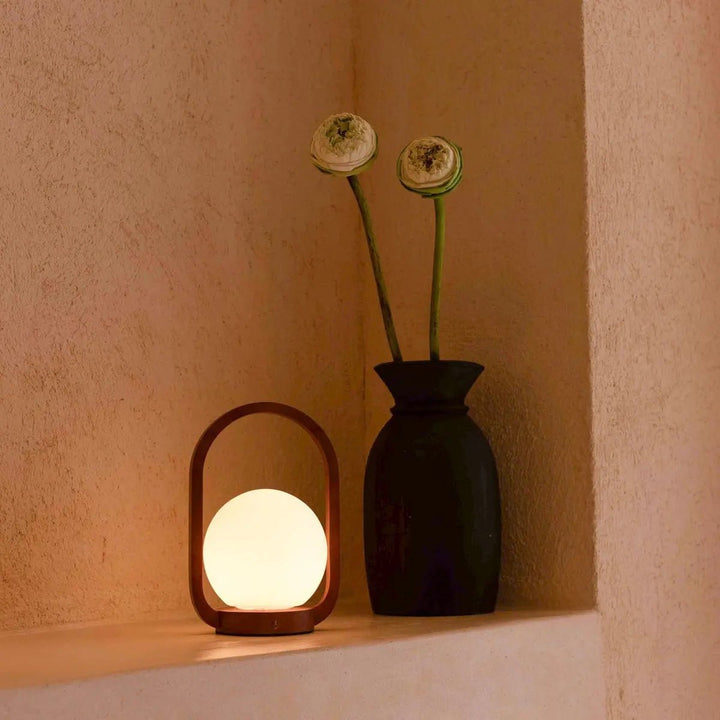 Skye chestnut brown wooden wireless lamp | Rechargeable and dimmable