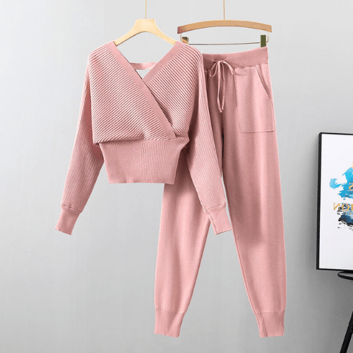 UrbanEase - Trendy 2-Piece Loungewear - Stylish Cross-Body Women's Outfit for Every Day