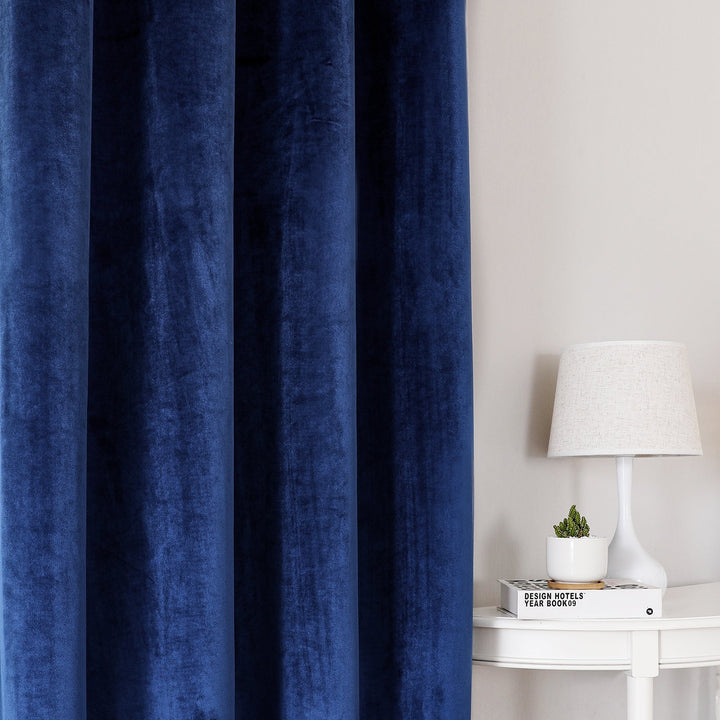 VelvetEase | Modern Velvet Curtains for Optimal Comfort