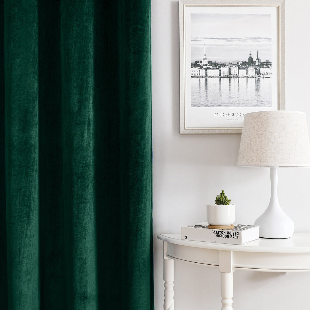 VelvetEase | Modern Velvet Curtains for Optimal Comfort