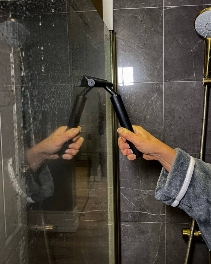 SanitairDeluxe - Telescopic Shower Squeegee for Effortless Cleaning
