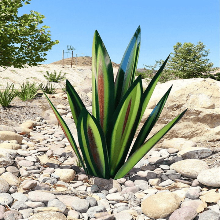 Sustainable Solar Agave Light - Elegant, Waterproof, and Handmade for Your Garden