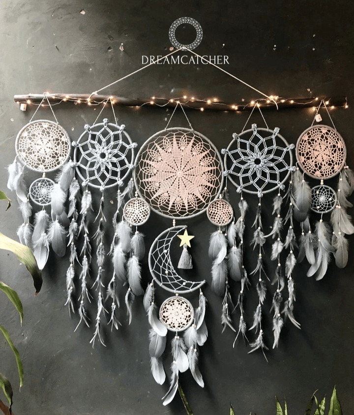 MoonGlow Dreamcatcher - Handwoven Macramé with Moon and Star Motif - Create a Peaceful Sleeping Space
