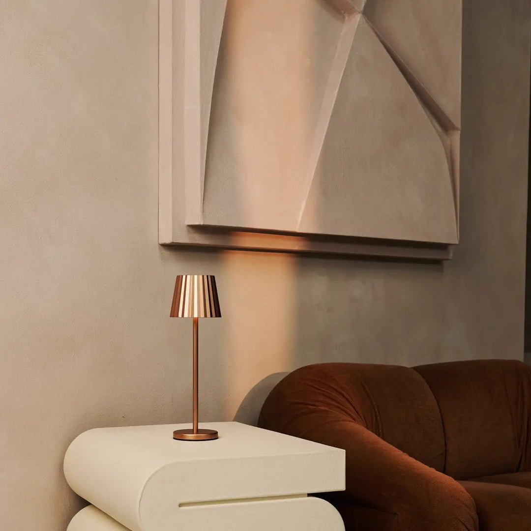 Maya Copper Ribbed Table Lamp Made of Iron - Dimmable and Wireless