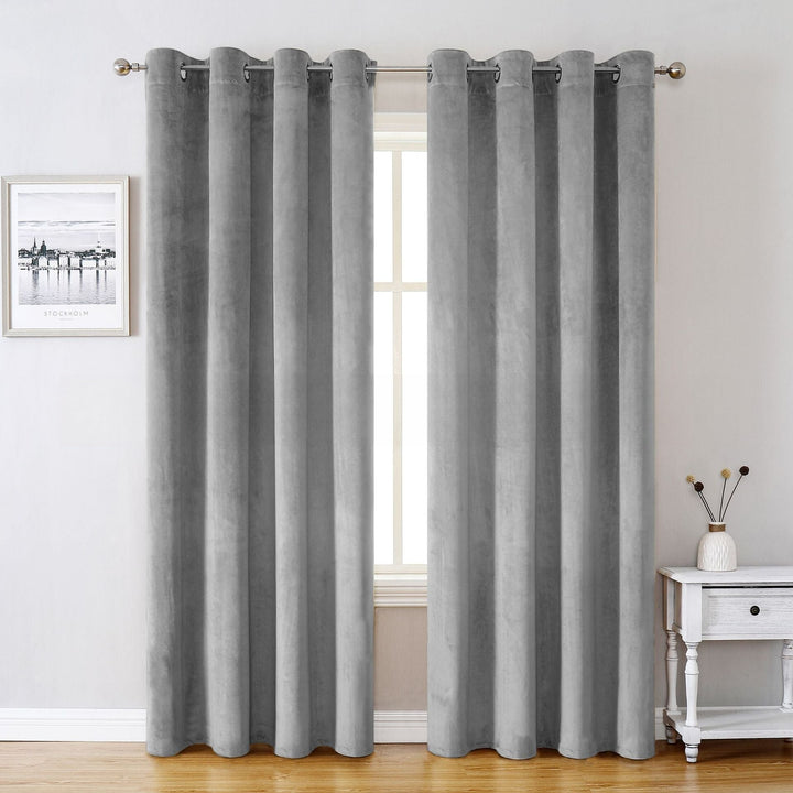 VelvetEase | Modern Velvet Curtains for Optimal Comfort