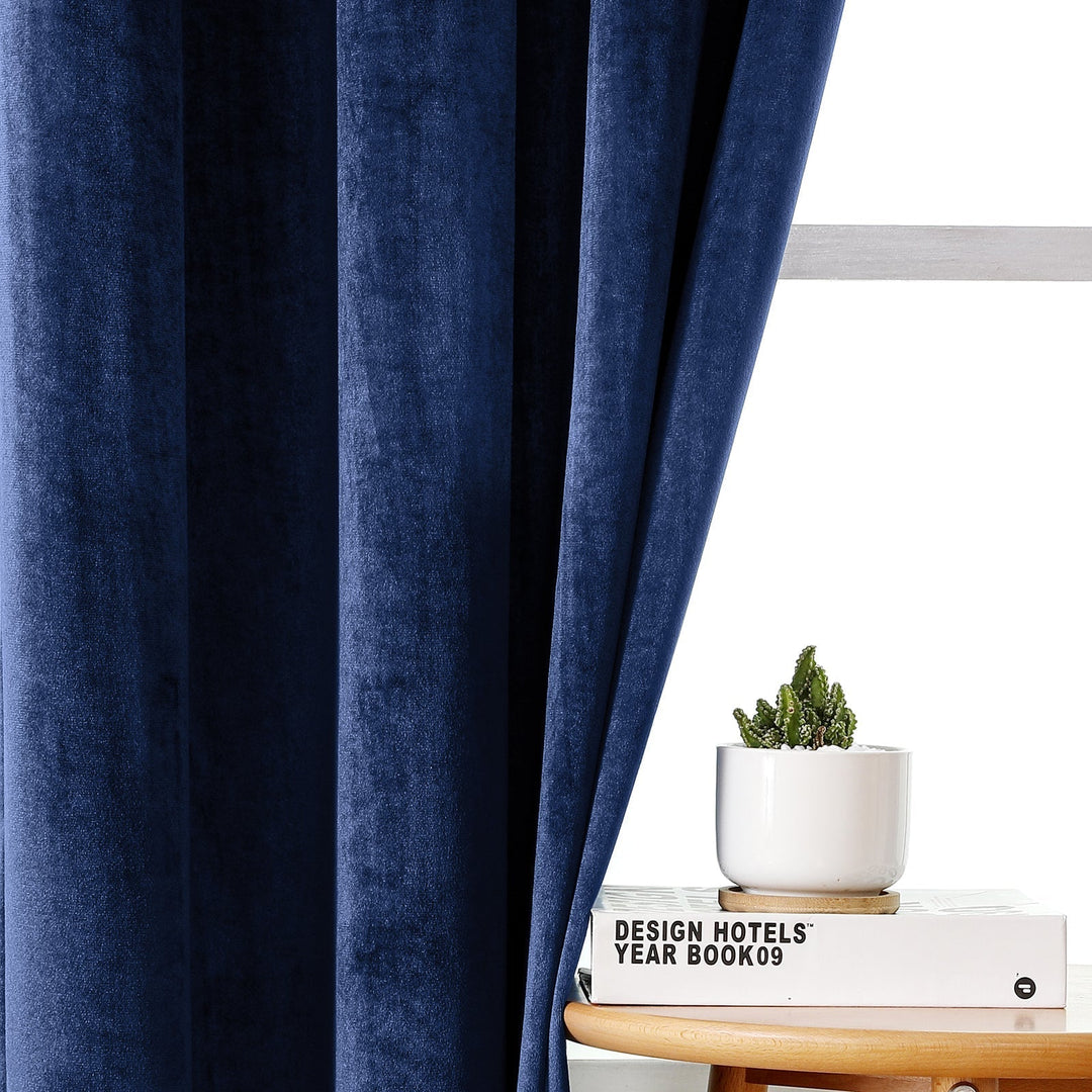 VelvetEase | Modern Velvet Curtains for Optimal Comfort
