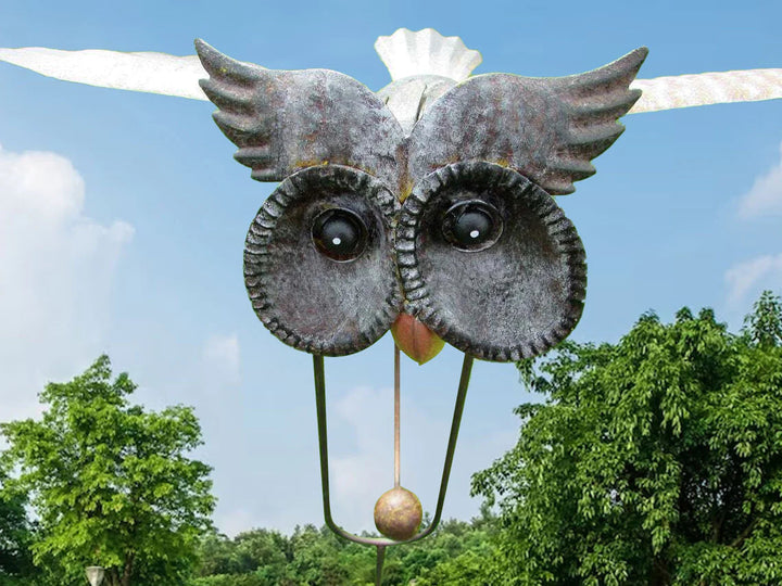 Metal Windmill Sculpture - Elegant Garden Decoration with Movable Wings - Sturdy and Beautiful