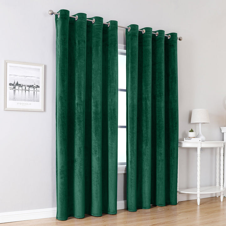 VelvetEase | Modern Velvet Curtains for Optimal Comfort