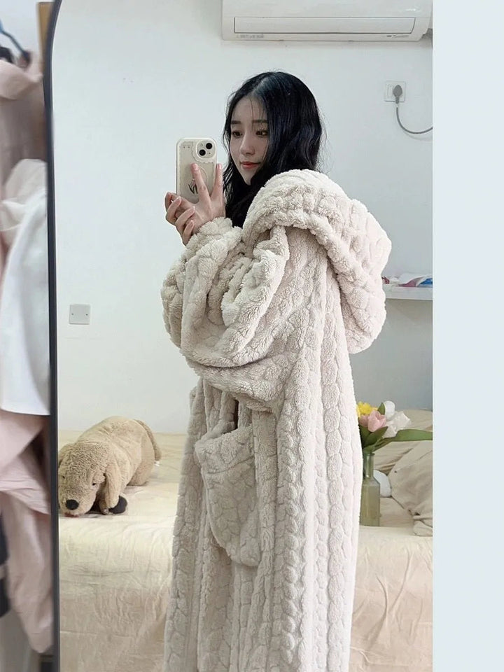 WarmHug - Plush Bathrobe with Hood - Luxurious and Comfortable Women's Bathrobe