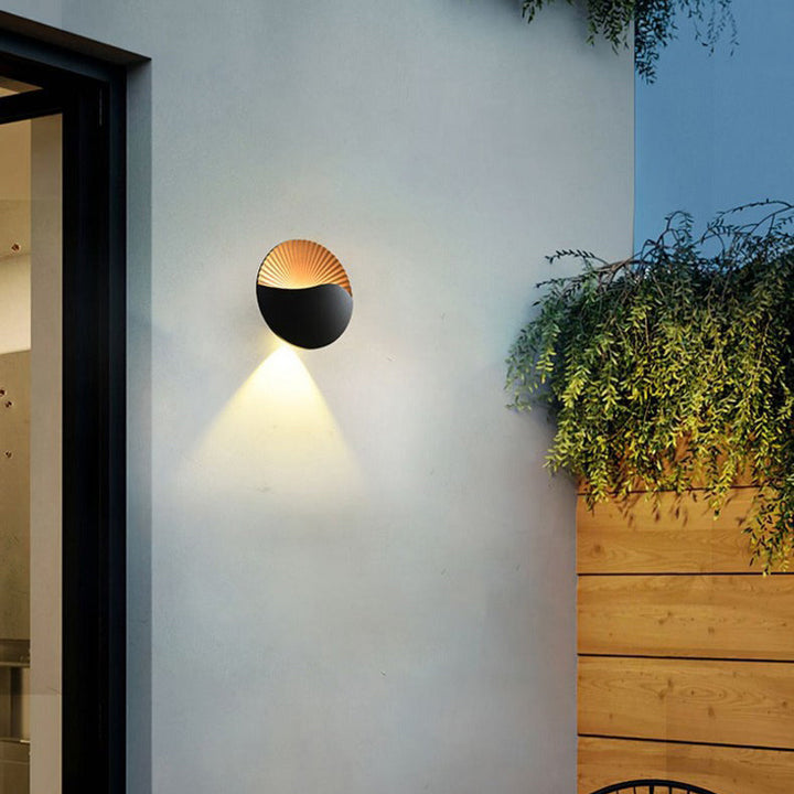 LumaEdge - Minimalistic LED Outdoor Lamp - Stylish and Durable Outdoor Lighting