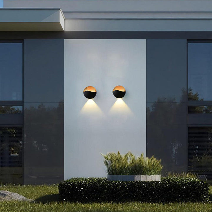 LumaEdge - Minimalistic LED Outdoor Lamp - Stylish and Durable Outdoor Lighting