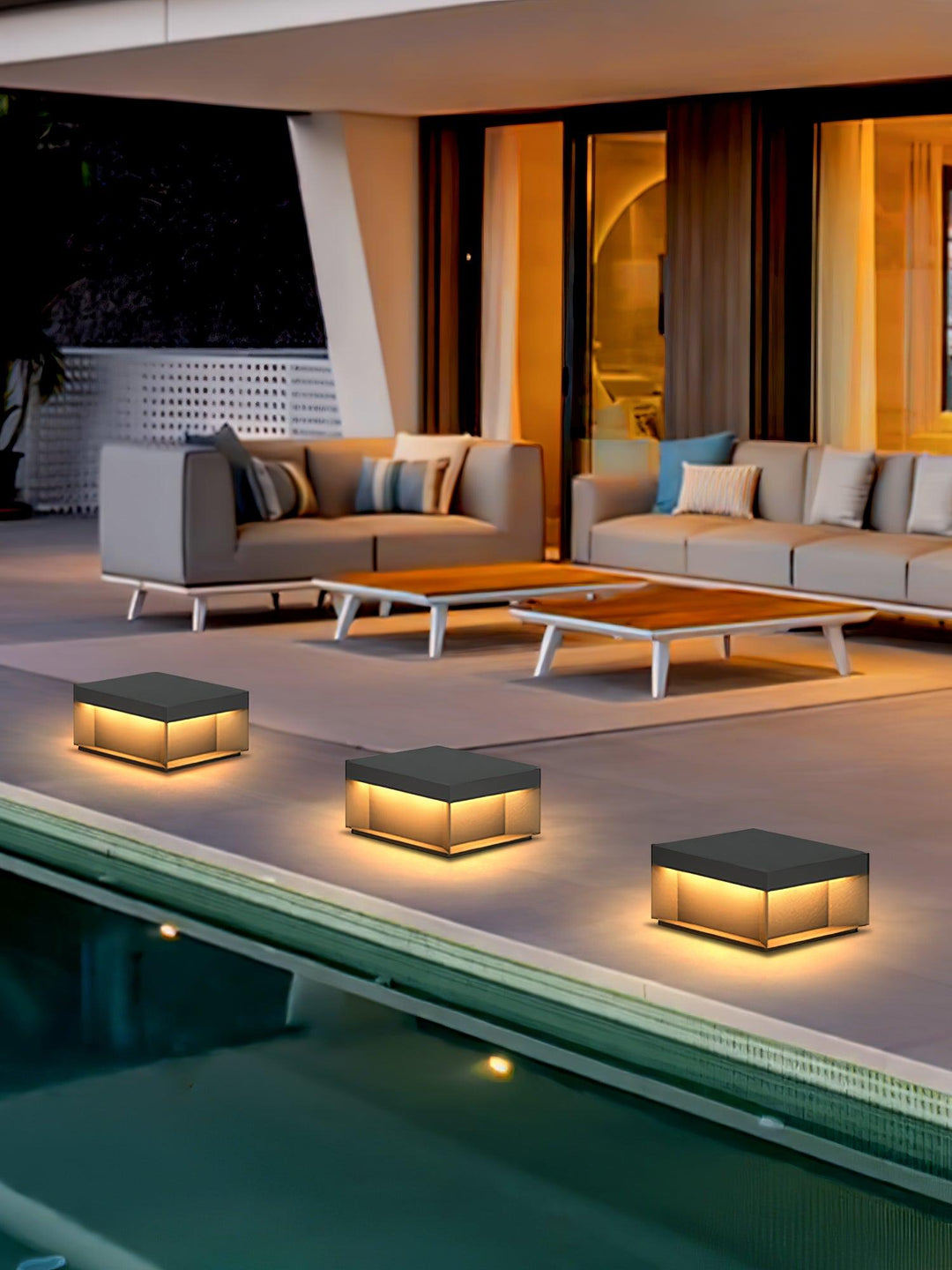 EverLume - Stylish Solar Lamp for Outdoors - Matte Acrylic Shade and Durable Design