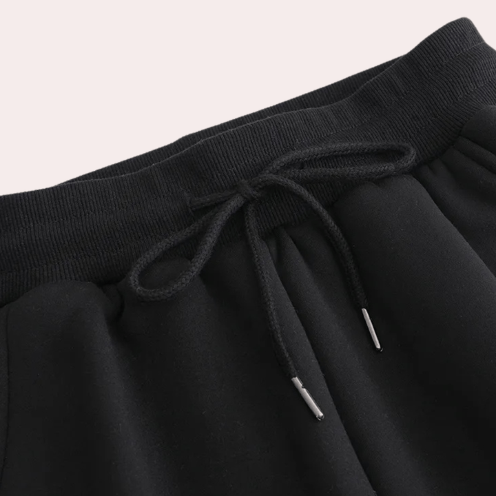 WarmChic - Soft Fleece Loungewear Set - Sweatshirt and Joggers for Cozy Relaxation