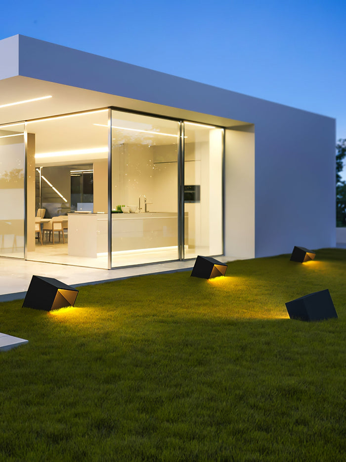 LumiCube | Solar Garden Lighting