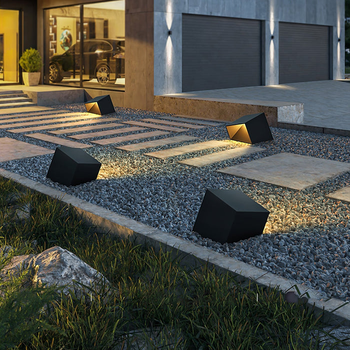 LumiCube | Solar Garden Lighting