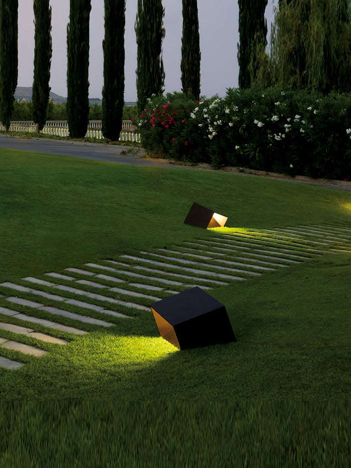 LumiCube | Solar Garden Lighting