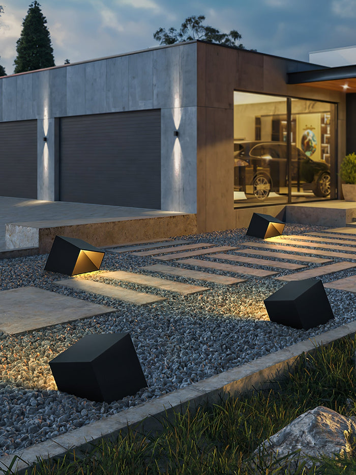 LumiCube | Solar Garden Lighting