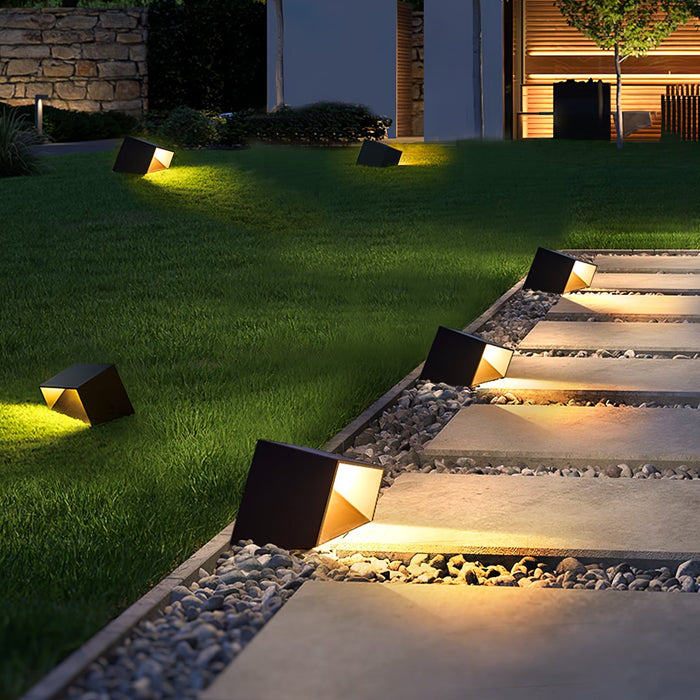 LumiCube | Solar Garden Lighting