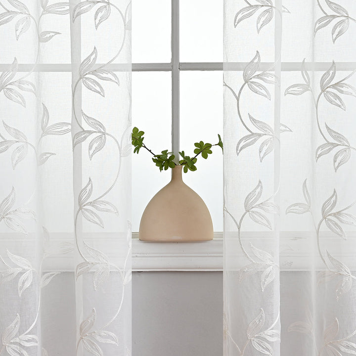 ChicBloom | Polyester Curtain in Gray and White with Floral Pattern