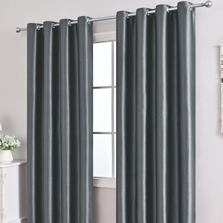 VelourLux | Opaque Velvet Curtains with Style and Functionality