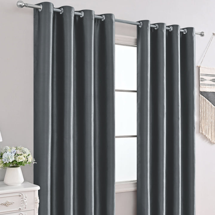 VelourLux | Opaque Velvet Curtains with Style and Functionality