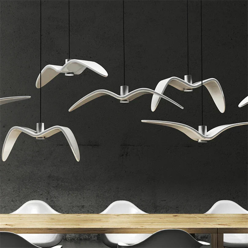 BeakBrilliance – Artistic Bird Lamp in Natural Resin