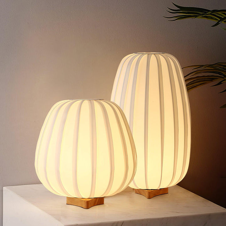 LumiTissu – Minimalist Table Lamp with Fabric Shade and Bamboo Base
