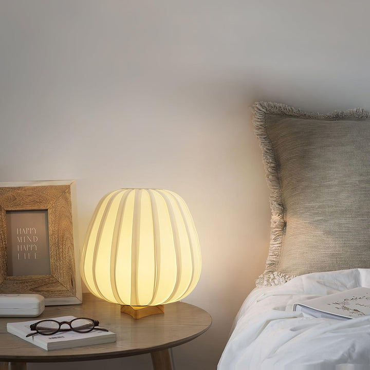 LumiTissu – Minimalist Table Lamp with Fabric Shade and Bamboo Base