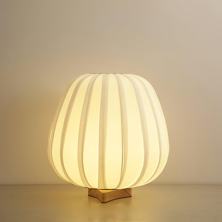 LumiTissu – Minimalist Table Lamp with Fabric Shade and Bamboo Base