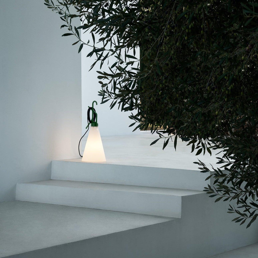 EcoGlow - Multifunctional Outdoor Lamp - Lightweight, Durable, and Stylish with Convenient Handle