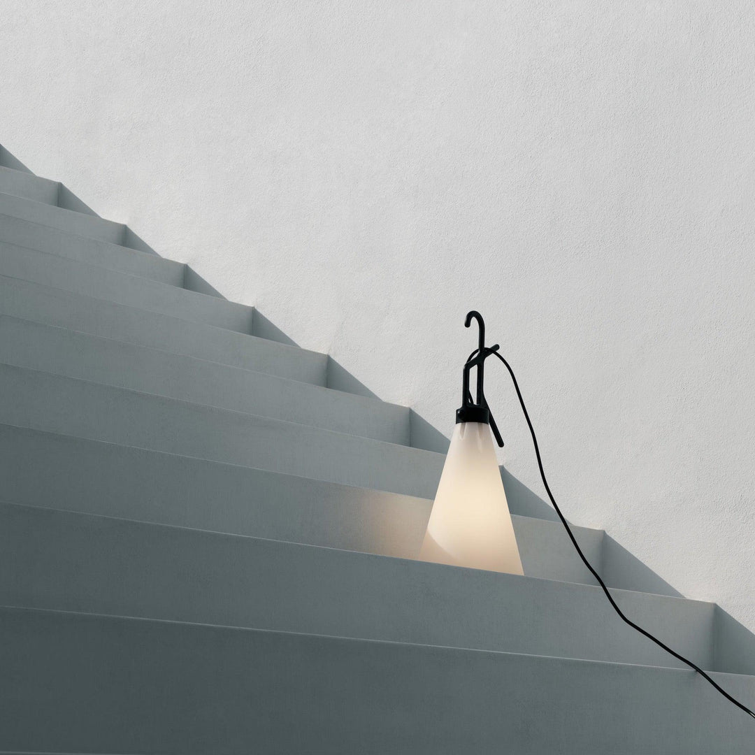 EcoGlow - Multifunctional Outdoor Lamp - Lightweight, Durable, and Stylish with Convenient Handle