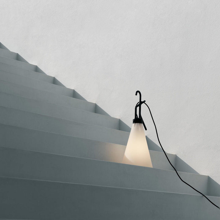 EcoGlow - Multifunctional Outdoor Lamp - Lightweight, Durable, and Stylish with Convenient Handle