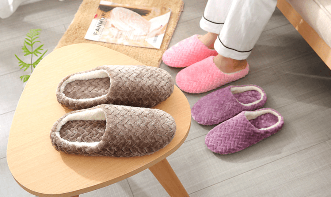 Ultra-Soft Faux Fur Slippers with Padded Insole and Non-Slip Sole