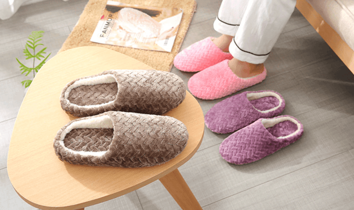 Ultra-Soft Faux Fur Slippers with Padded Insole and Non-Slip Sole