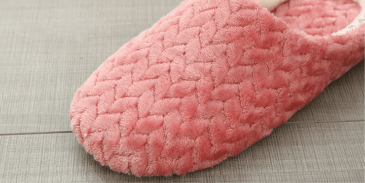 Ultra-Soft Faux Fur Slippers with Padded Insole and Non-Slip Sole