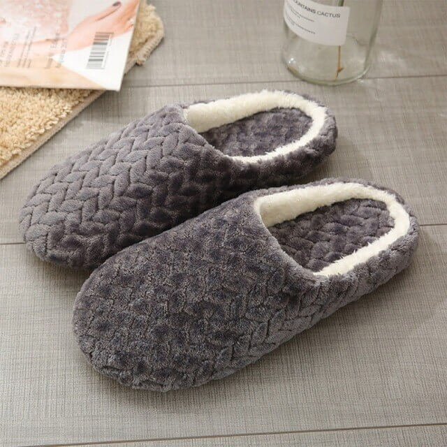 Ultra-Soft Faux Fur Slippers with Padded Insole and Non-Slip Sole