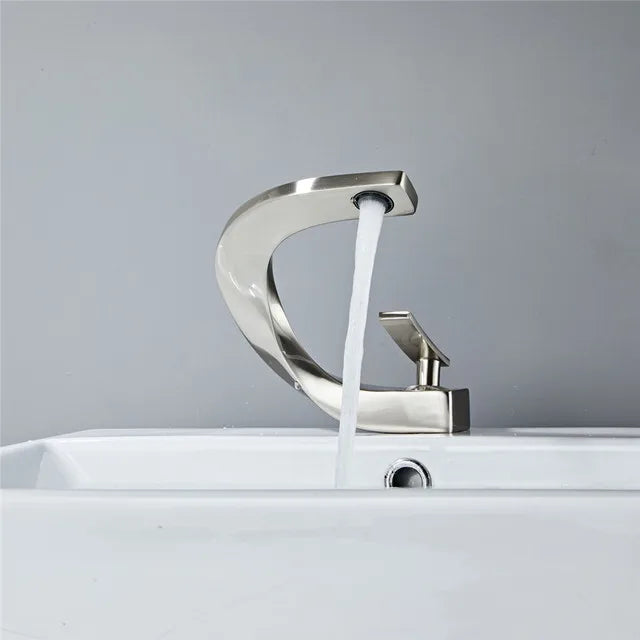 AquaElegance | Faucet with Cold and Hot Water