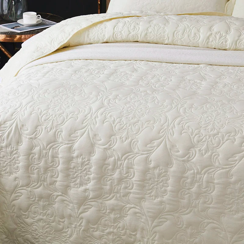 ElegantTouch - White Impregnated Cotton Quilt