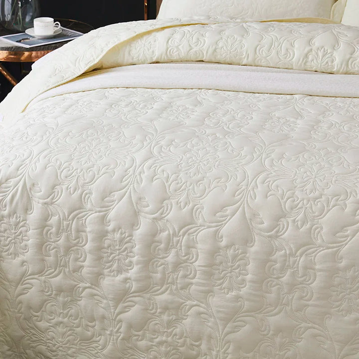 ElegantTouch - White Impregnated Cotton Quilt
