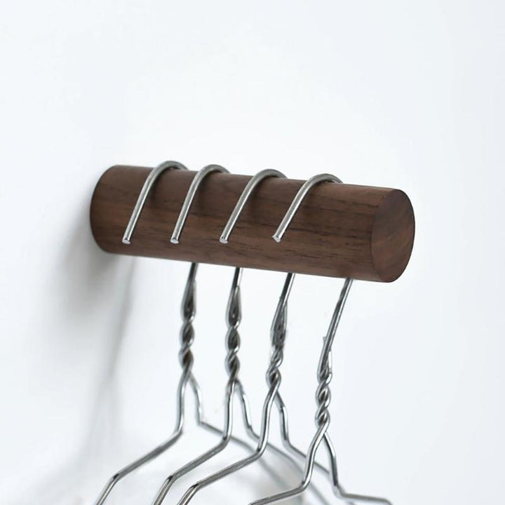 HangaLijn – Minimalist Wall Hooks in Modern Design