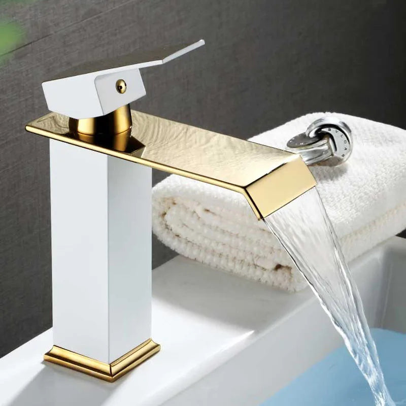 Calyra Elegant Gold Bathroom Faucet – Modern Design – Slim and Stylish